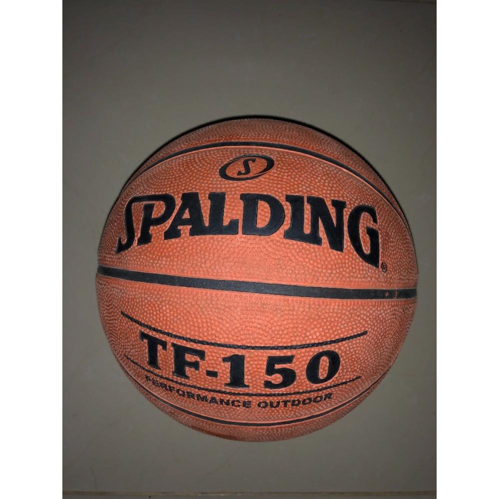  Si buscas Balon Spalding Original Tf 150 Con Poco Uso puedes comprarlo con MERKADOYA está en venta al mejor precio
