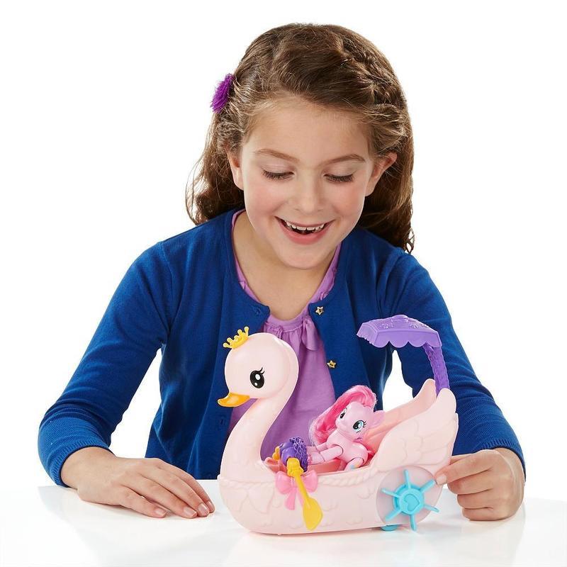  Si buscas Paseo En El Bote Cisne My Little Pony B3600 Hasbro puedes comprarlo con UNIVERSO BINARIO está en venta al mejor precio