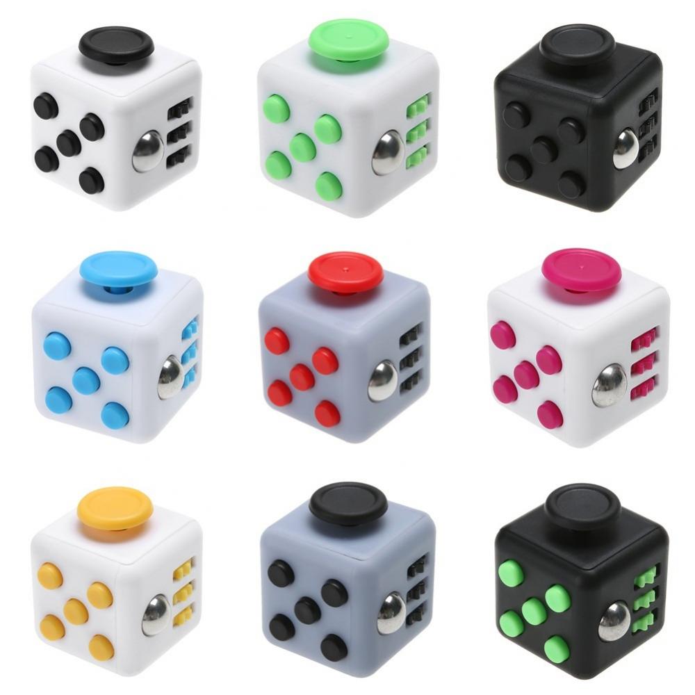 Si buscas Fidget Cube Cubo Spinner Dado Antiestress Concentración puedes comprarlo con GLORIAYANETHMORENOURIBE está en venta al mejor precio